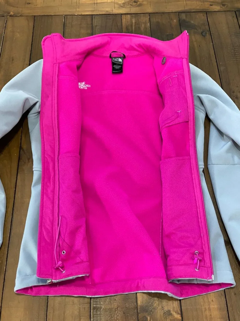 The North Face Apex Bionic Softshell - Grey & Pink Gorpcore essential!‎ 🌬️